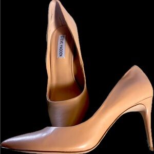 Steve Madden Women's Sedona
Pointed-Toe Stiletto Pumps new 8
